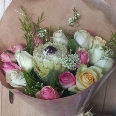 Protea Roses Mix